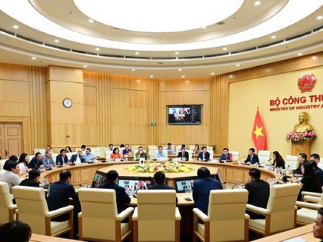 Bộ trưởng Công Thương điện đàm quan trọng với Trưởng Đại diện Thương mại Mỹ