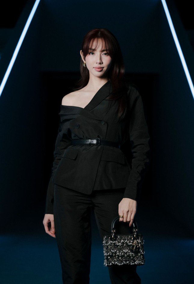 Dior hiển thị lại ảnh của Thùy Tiên - 1
