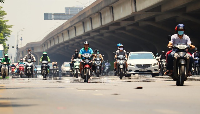 Nắng nóng ở miền Bắc và miền Trung chuẩn bị suy giảm do không khí lạnh tác động.