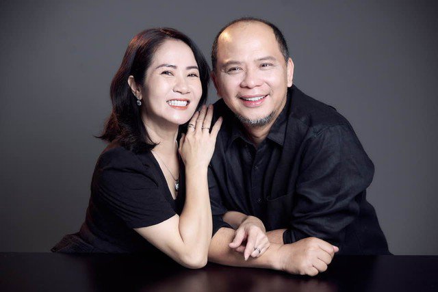 Anh Tuấn - Nguyệt Hằng vượt qua nhiều khó khăn, sóng gió để giữ vững hạnh phúc. Ảnh FBNV