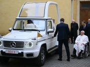 Popemobile - những cỗ xe đặc biệt chở Giáo hoàng