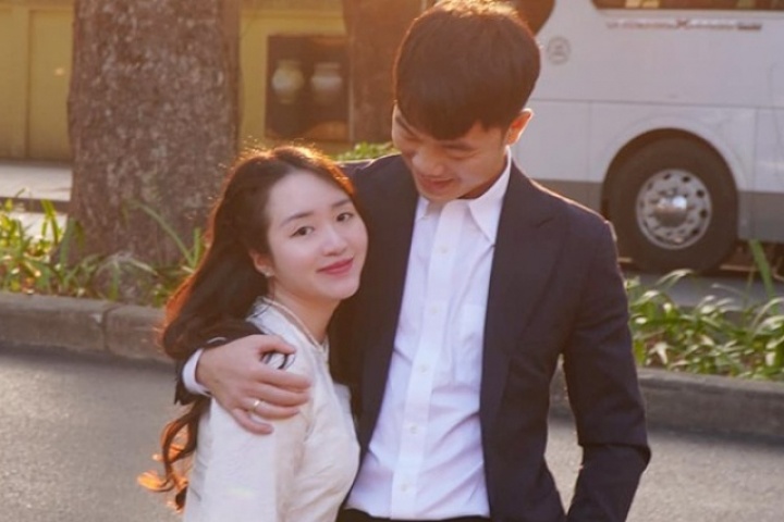 Xuân Trường và vợ hiếm hoi được ở bên nhau một tuần liên tục