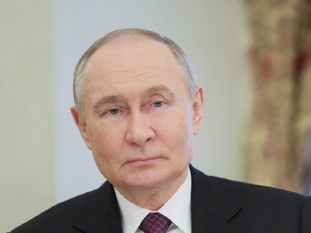 Tổng thống Putin: Nga vẫn thiếu vũ khí dù đã tăng cường sản xuất