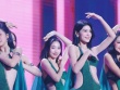 Lý do sân khấu Hoa hậu Việt Nam hình chữ X và màn bikini màu xanh kín bưng