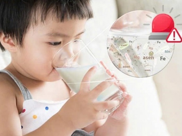Đừng mắc 2 sai lầm nguy hại về nguồn nước khi pha sữa cho con