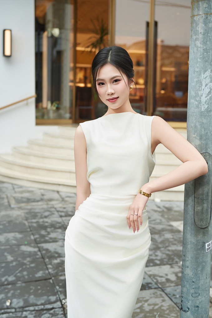 Về sự nghiệp cá nhân, Thu Hằng đặt mục tiêu nâng cao khả năng tiếng Anh để theo đuổi công việc MC song ngữ.