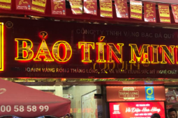 Giá vàng phục hồi, cảnh trái ngược ở hai tiệm vàng lớn trên phố Trần Nhân Tông