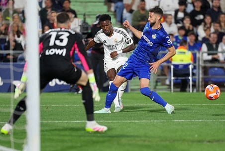 Trực tiếp bóng đá Getafe - Real Madrid: Courtois xuất thần phút bù giờ (La Liga) (Hết giờ)