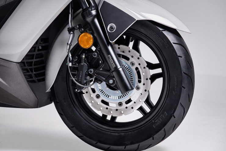 Xe ga mới trình làng thách thức PCX160i với các trang bị