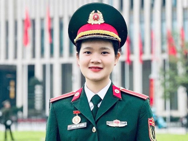 Thủ khoa đầu tiên của Học viện Quân y được phong hàm thượng úy