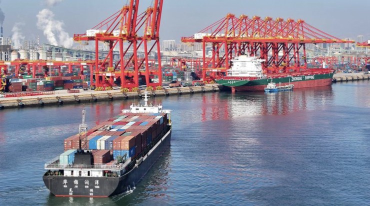 Bến container tại tỉnh Sơn Đông - Trung Quốc. Ảnh: Tân Hoa Xã