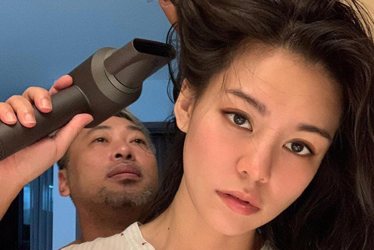 Bạn gái kém 11 tuổi của đạo diễn Dũng 'khùng': 'Cụ Rùa mà làm sao chắc mình sống cũng như chết'