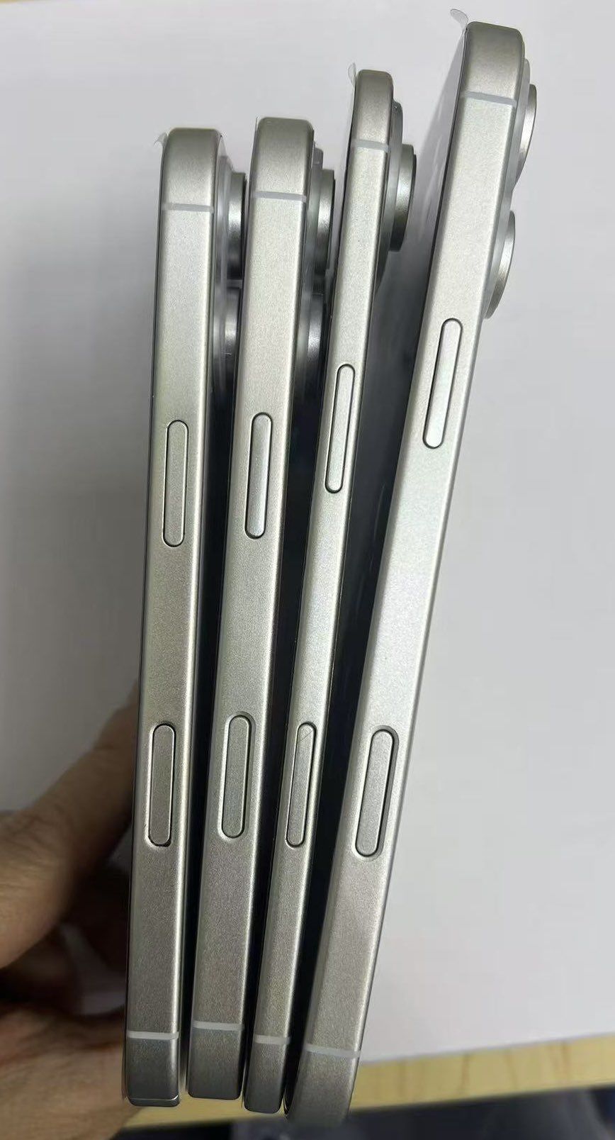 iPhone 17 Air mỏng đến mức “thật không thể tin được” - 1