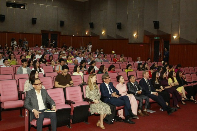 Phim tài liệu hiếm về ngày 30/4/1975 lần đầu được công bố tại Việt Nam - 4