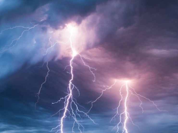 Miền Bắc hứng hơn 23 nghìn cú sét đánh trong sáng nay