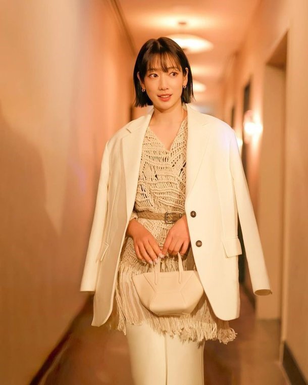 Park Shin Hye kết hôn với Choi Tae Joon vào năm 2022 và có một con trai.