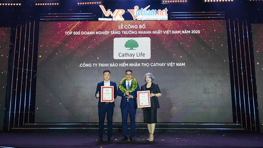 Cathay Life Việt Nam vào “Top 50 doanh nghiệp tăng trưởng xuất sắc nhất Việt Nam năm 2025” - 1