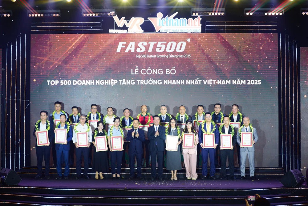 Cathay Life Việt Nam vào “Top 50 doanh nghiệp tăng trưởng xuất sắc nhất Việt Nam năm 2025” - 3