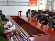 An ninh - Xã hội - 29 thanh, thiếu niên cầm súng, dao kiếm vô cớ chặn đánh người dân đi đường