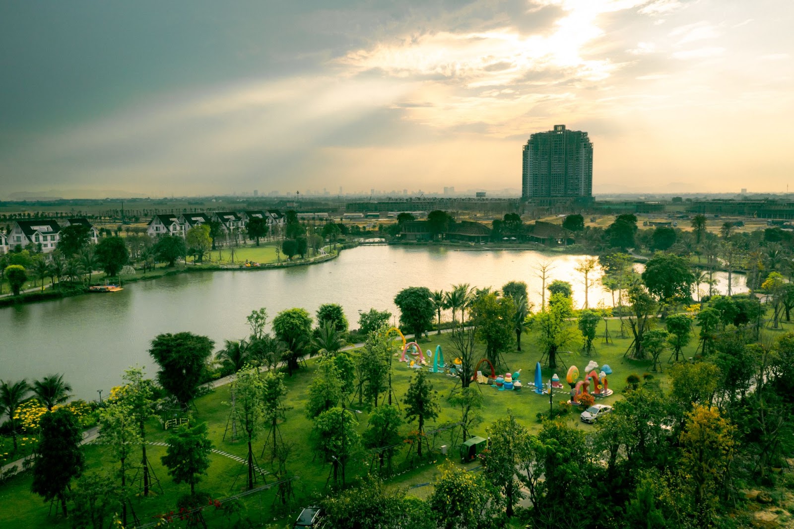 Với lợi thế cảnh quan xanh và khoáng đạt, Eco Central Park đã dần trở thành điểm đến check-in không thể bỏ lỡ cho người dân Nghệ An cũng như các du khách khi đến với Nghệ An.&nbsp;