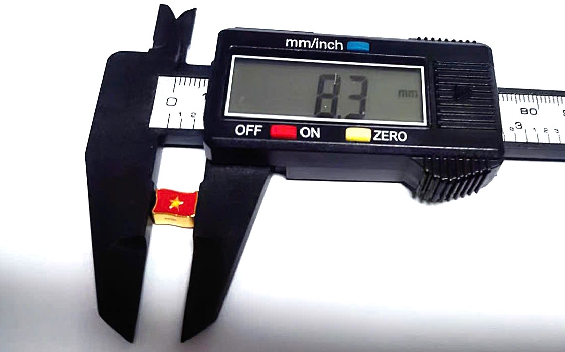 Charm vàng trang sức phong thuỷ hình lá cờ Việt Nam dịp 30/4 khiến người dân yêu thích đón nhận - 2
