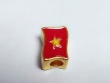 Charm vàng trang sức phong thuỷ hình lá cờ Việt Nam dịp 30/4 khiến người dân yêu thích đón nhận