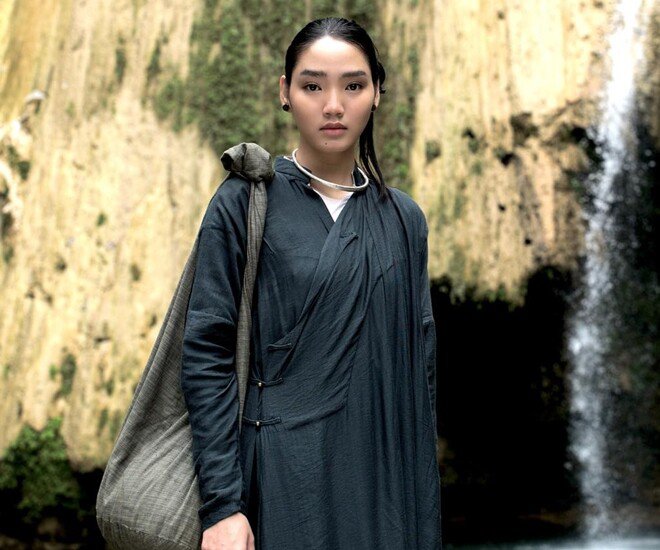 "Nàng thơ" sinh năm 2008 của Victor Vũ: 11 tuổi làm Đại sứ Áo dài VN, nhan sắc trong veo được "săn đón" ngay ở trường - 1