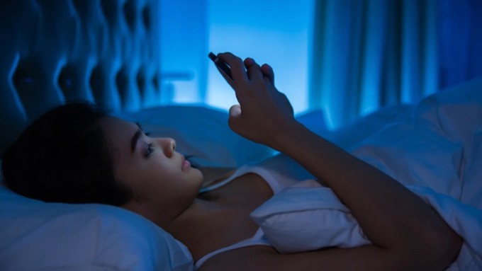 Ba thói quen trước khi ngủ 'bào mòn' sức khỏe - 1