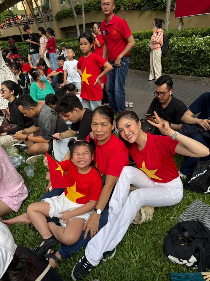 Dàn sao phấn khích đi xem hợp luyện &#39;concert quốc gia&#39; - 8