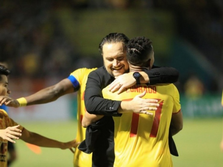 Thể Công đang đua vô địch V-League bất ngờ thay tướng, HLV Popov ngồi “ghế nóng”?