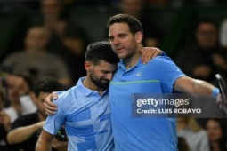 Alcaraz bị HLV chấn chỉnh vì ham vui, Djokovic được dự đoán giành thêm Grand Slam