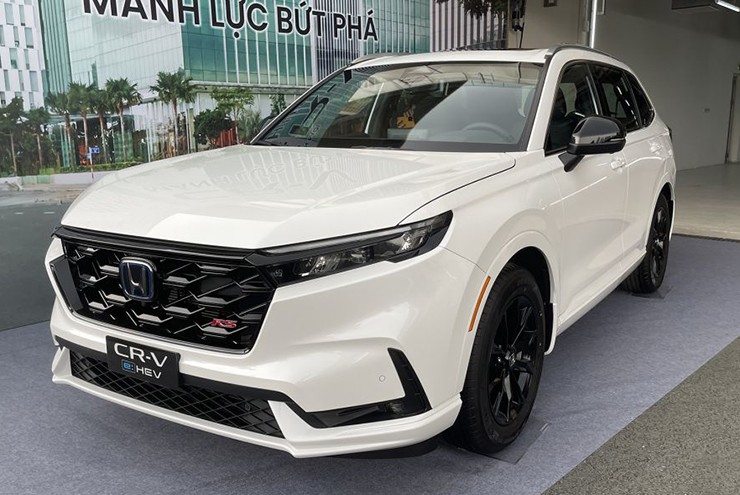Vì sao xe ô tô động cơ lai hybrid làm khách hàng Việt quan tâm