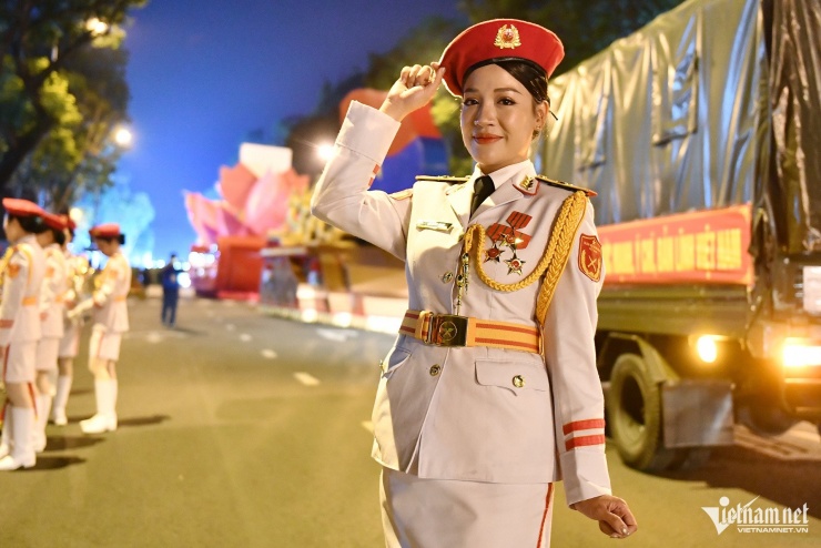 Khoảnh khắc &#39;lạ&#39; của những người lính trong ngày tổng duyệt diễu binh - 3