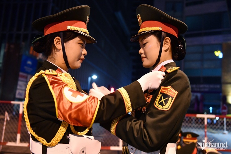 Khoảnh khắc &#39;lạ&#39; của những người lính trong ngày tổng duyệt diễu binh - 6