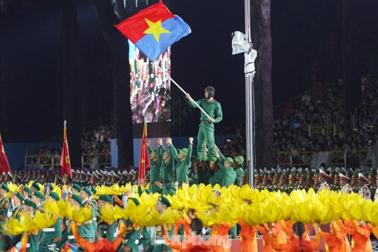 &#39;Concert quốc gia&#39; là gì mà bùng nổ mạng xã hội đến vậy - 2
