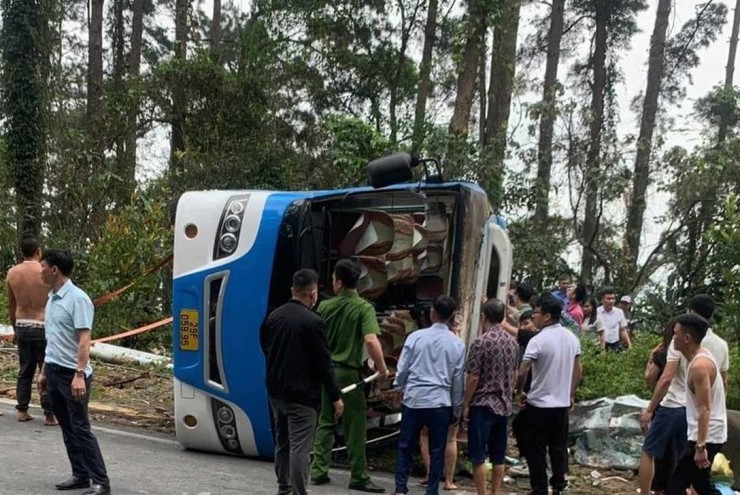 Vụ lật xe khách tại đèo Tam Đảo khiến 4 người tử vong: Tạm giữ tài xế