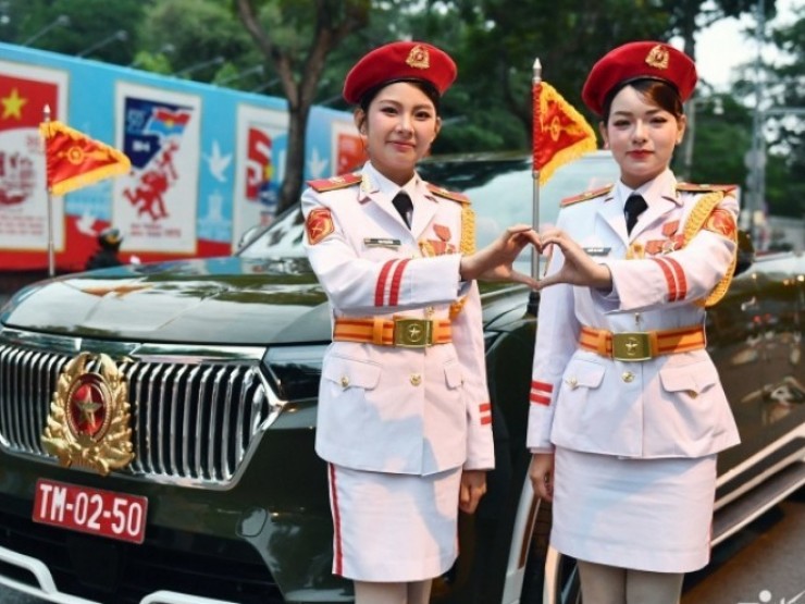 Khoảnh khắc “lạ“ của những người lính trong ngày tổng duyệt diễu binh