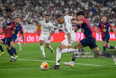 Video bóng đá Barcelona - Real Madrid: Kịch chiến 120 phút, 5 bàn & 3 thẻ đỏ (CK Cúp nhà Vua)