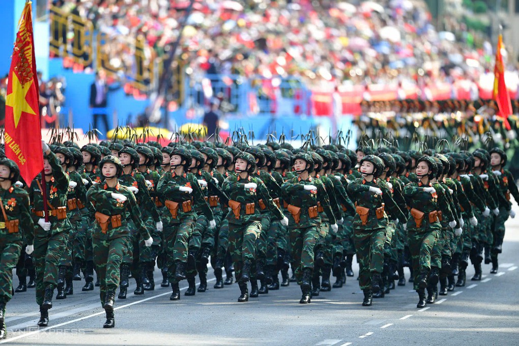 Khối nữ sĩ quan thông tin. Ảnh: Thanh Tùng