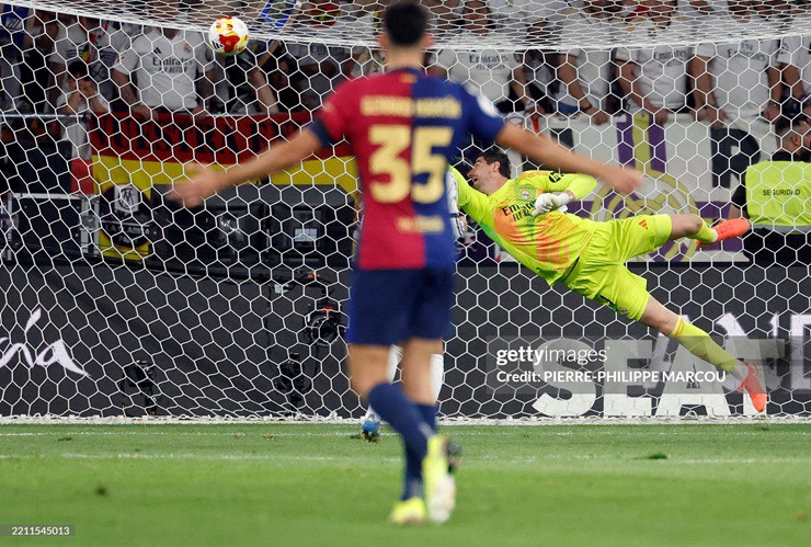 Mãn nhãn Barcelona - Real Madrid: Yamal kiến tạo, Pedri lập siêu phẩm - 2