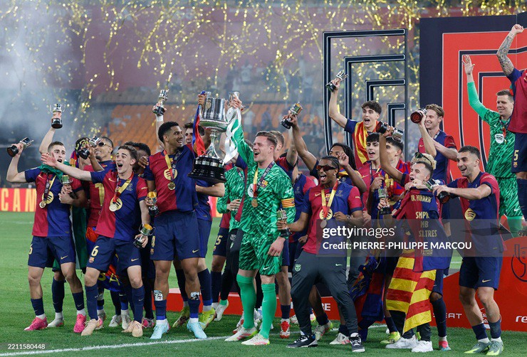 Barcelona nâng cao chức vô địch Cúp Nhà vua