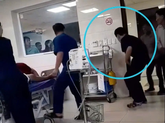Bác sĩ cấp cứu thành công dù bị người nhà bệnh nhân gào chửi, đấm đạp