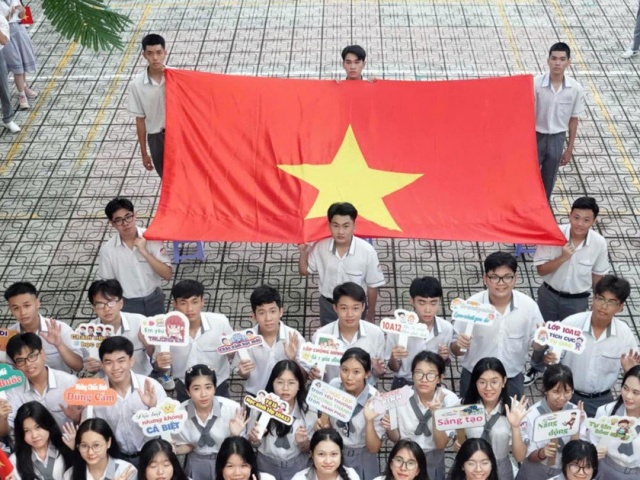 TP.HCM miễn học phí toàn bộ học sinh: Niềm vui nhân đôi