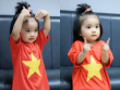 Con gái Khánh Thi - Phan Hiển mặc áo cờ đỏ sao vàng siêu cưng