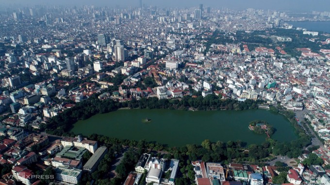 Hồ Gươm nhìn từ trên cao. Ảnh: Giang Huy