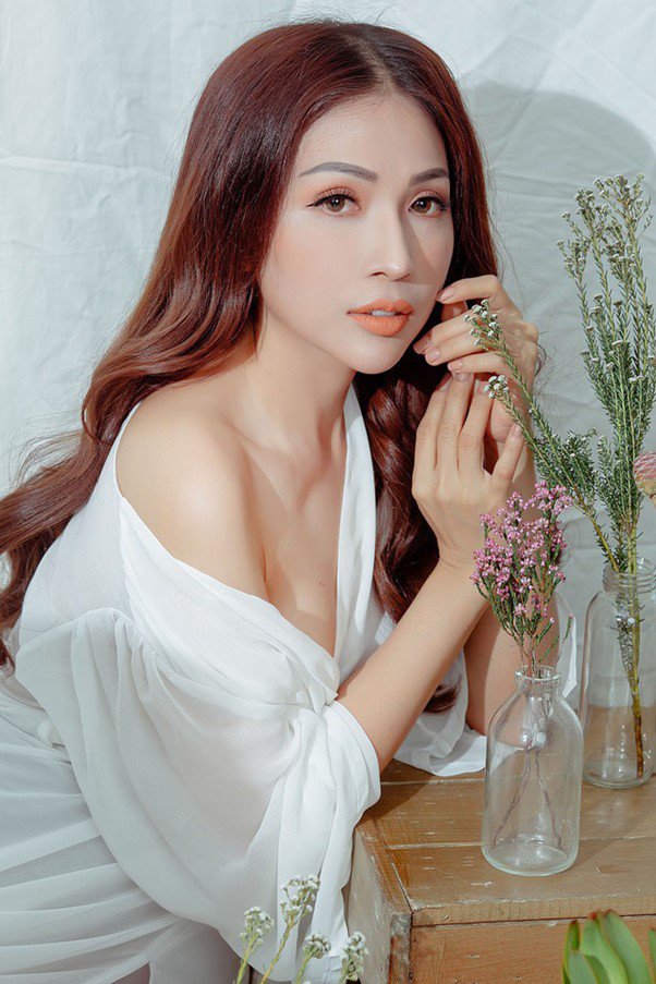 Khả Như vẫn giữ được nhan sắc trẻ trung. Ảnh: FBNV.