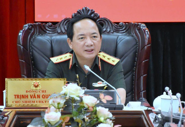 Thượng tướng Trịnh Văn Quyết chủ trì kỳ họp.