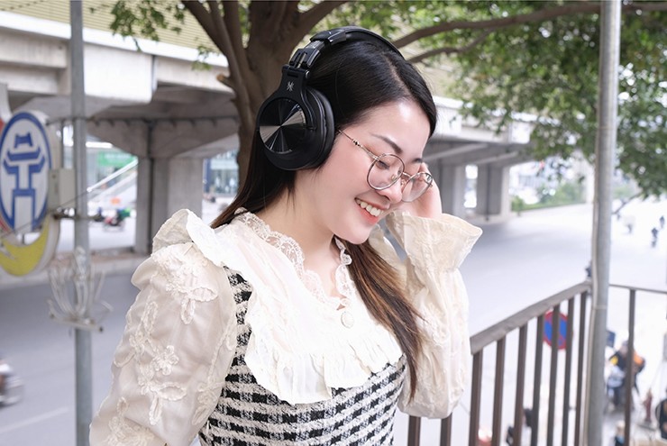 ANC sẽ giúp người dùng không bị làm phiền bởi những tiếng ồn xung quanh.