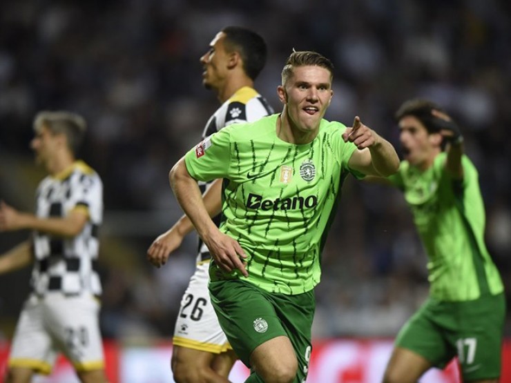 Trò cũ Amorim ghi poker thần thánh: Vượt mốc 50 bàn, MU - Arsenal muốn mua về