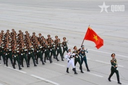 Đoàn Việt Nam hợp luyện duyệt binh tại thao trường Nga